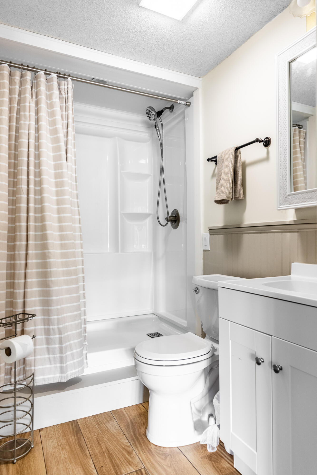 655 Wiswell Road Holden, ME 04429 - Photo 35 of 60 655 Wiswell Interiors-31
