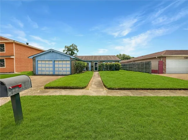 $195,000 | 3853 Chriswood Lane, Harvey, LA 70058