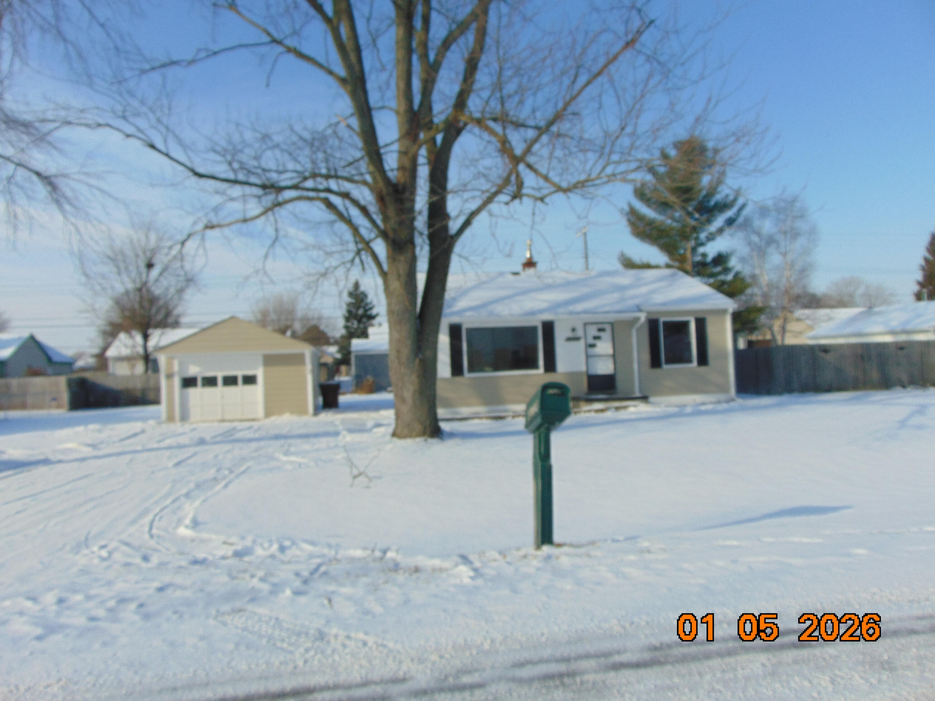 46589 Huling Street Utica, MI 48317 - Photo 4 of 34 DSC05239