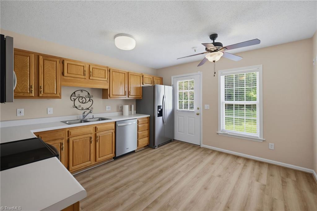 2554 Ambassador Court High Point, NC 27265 - Photo 7 of 27