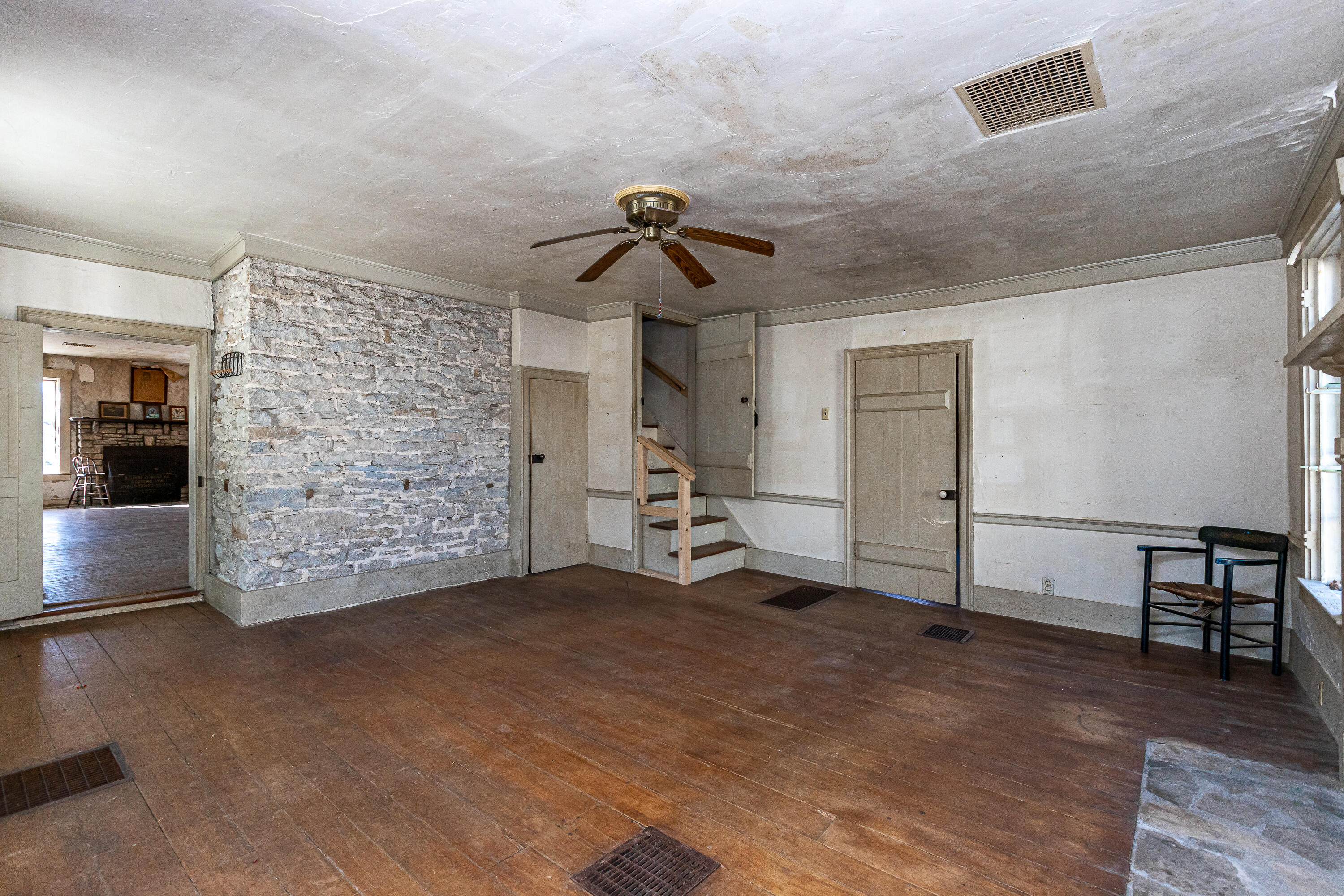 830 Bridgeport Road Frankfort, KY 40601 - Photo 4 of 42 1-4