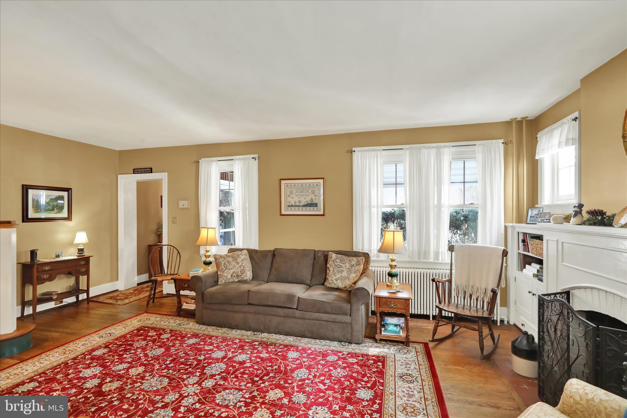 1415 Delaware Avenue Reading, PA 19610 - Photo 9 of 42 Hardwood Floors
