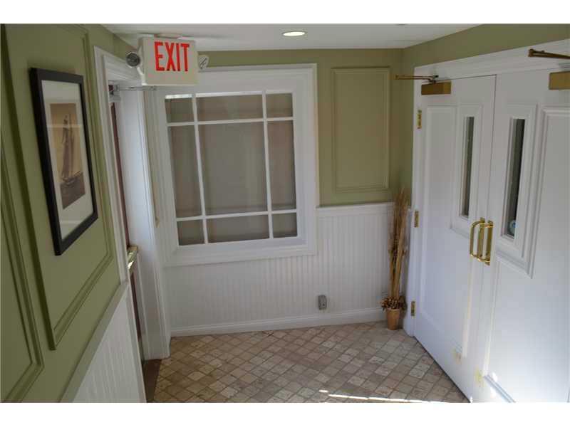 318 Eddy Road, Unit 310 Edgecomb, ME 04556 - Photo 2 of 12 Entry.