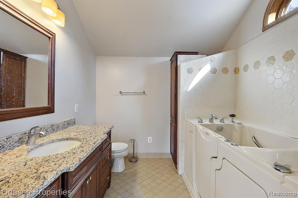 7525 22 Mile Road Utica, MI 48317 - Photo 41 of 79
