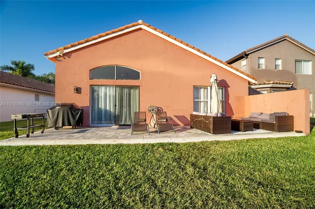 $540,000 | 8165 Pelican Harbour Drive, Lake Worth, FL 33467