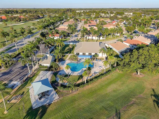 $540,000 | 8165 Pelican Harbour Drive, Lake Worth, FL 33467