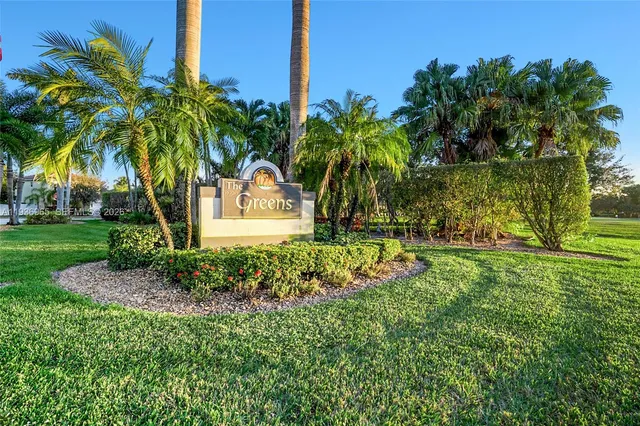 $540,000 | 8165 Pelican Harbour Drive, Lake Worth, FL 33467