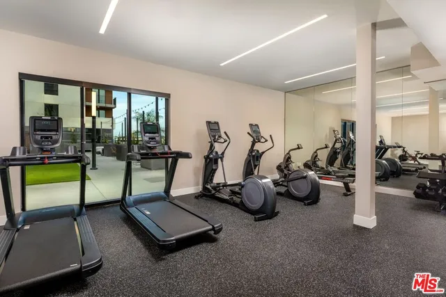 $2,699 | 201 North La Brea Avenue, Unit 212, Inglewood, CA 90301