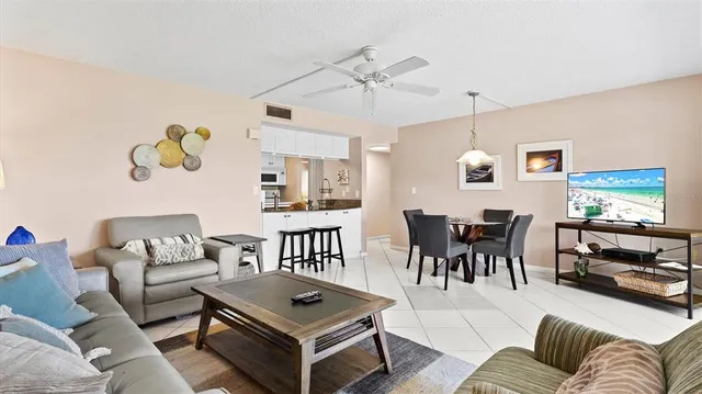 $3,500 | 1700 Cove II Place, Unit 310, Sarasota, FL 34242