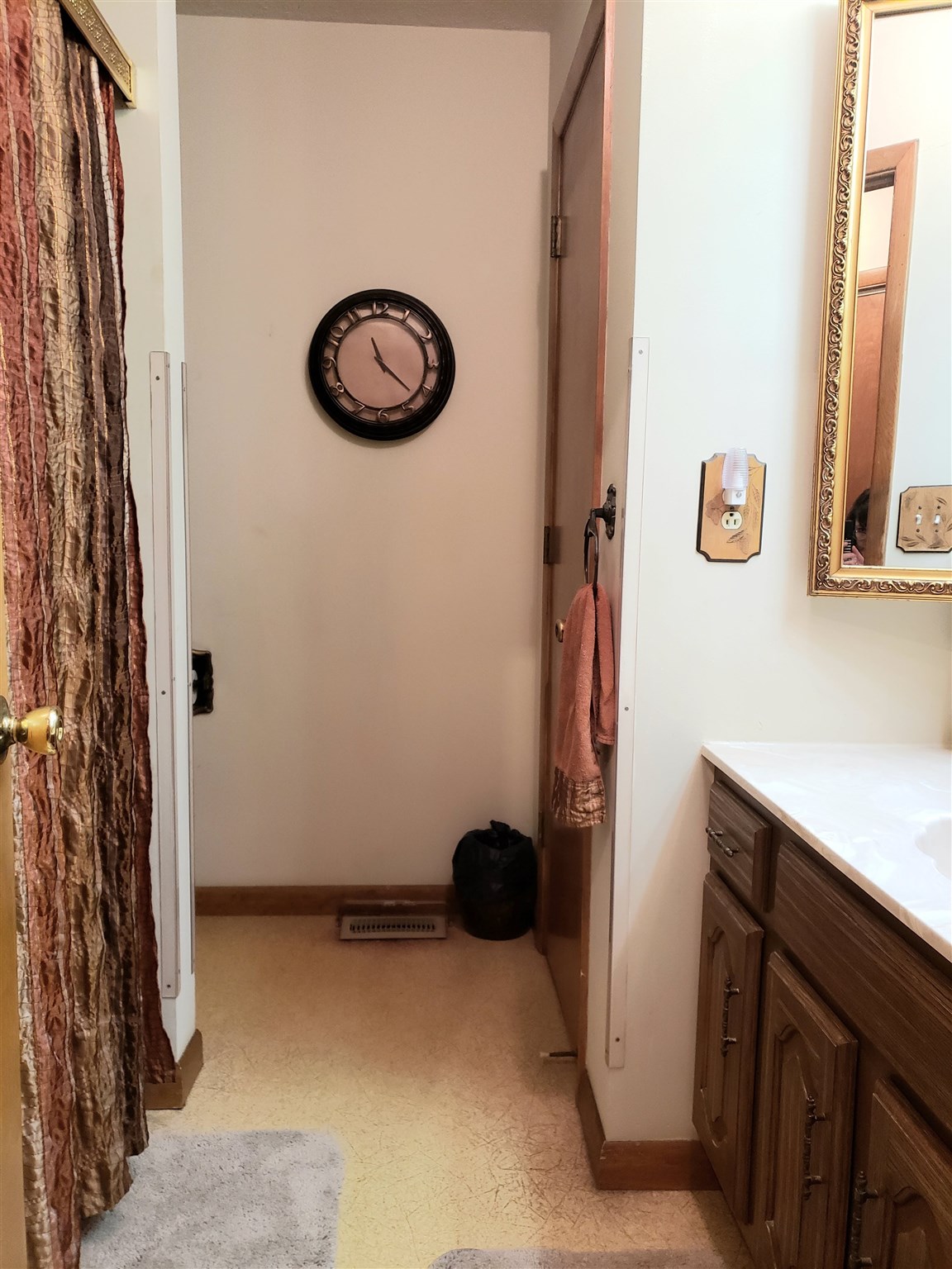 134 Pinewood Road Bedford, IN 47421 - Photo 12 of 26 Gallery Image 12