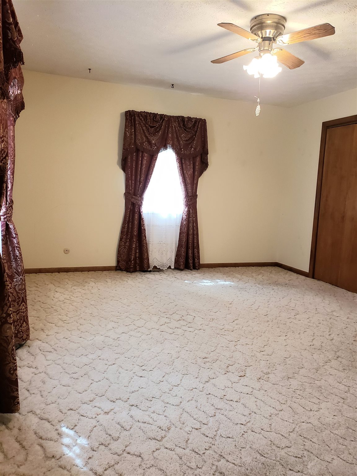 134 Pinewood Road Bedford, IN 47421 - Photo 13 of 26 Gallery Image 13