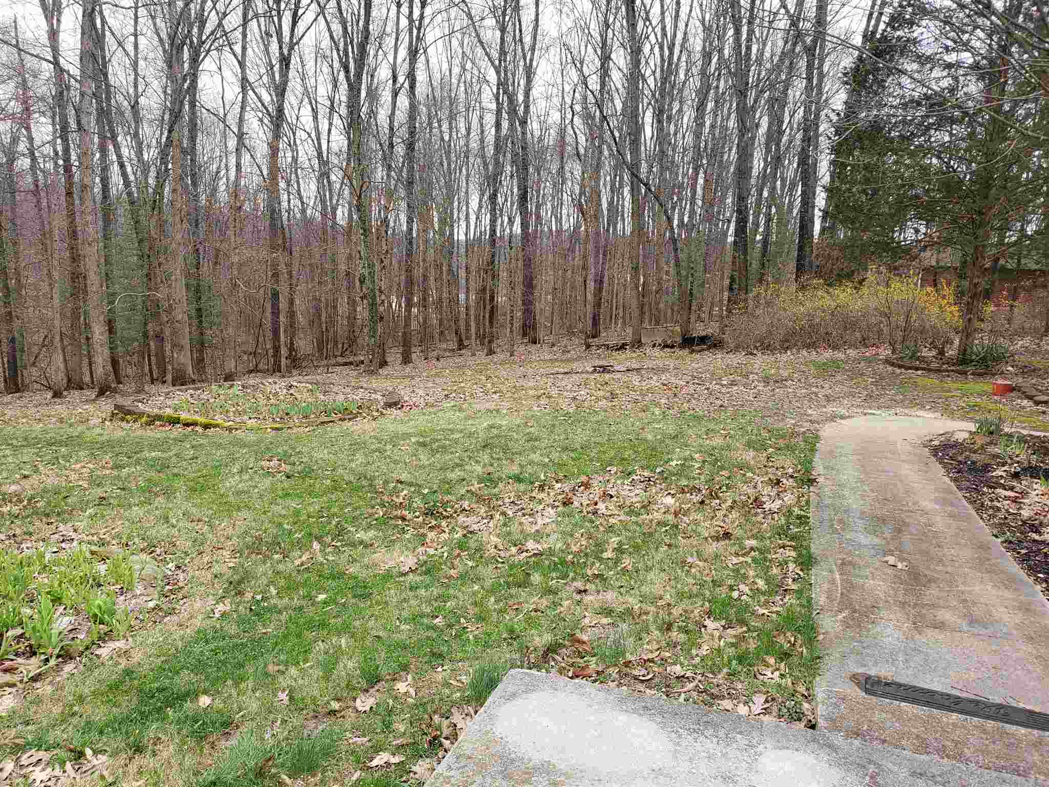 134 Pinewood Road Bedford, IN 47421 - Photo 20 of 26 Gallery Image 20