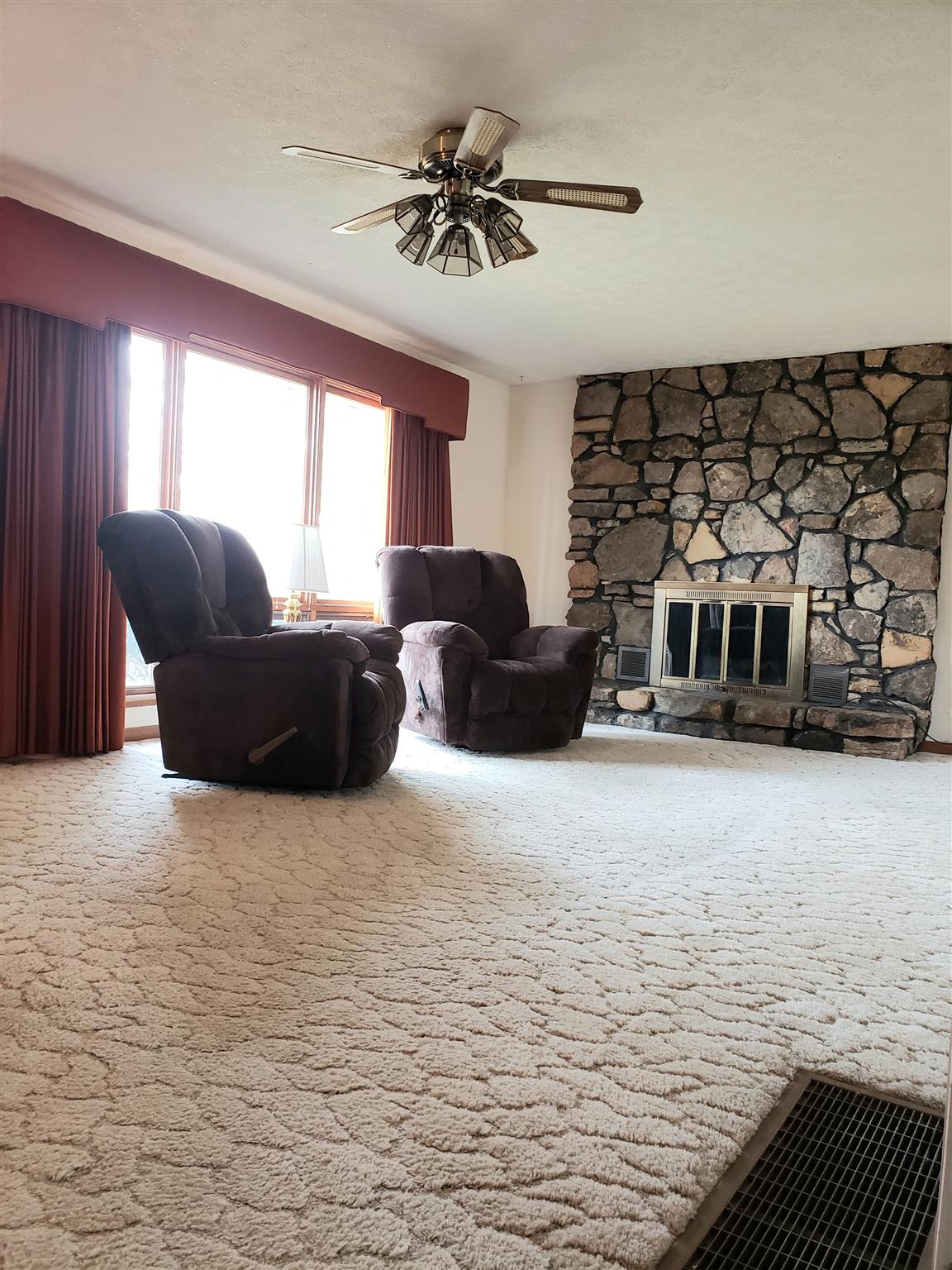 134 Pinewood Road Bedford, IN 47421 - Photo 4 of 26 Gallery Image 4