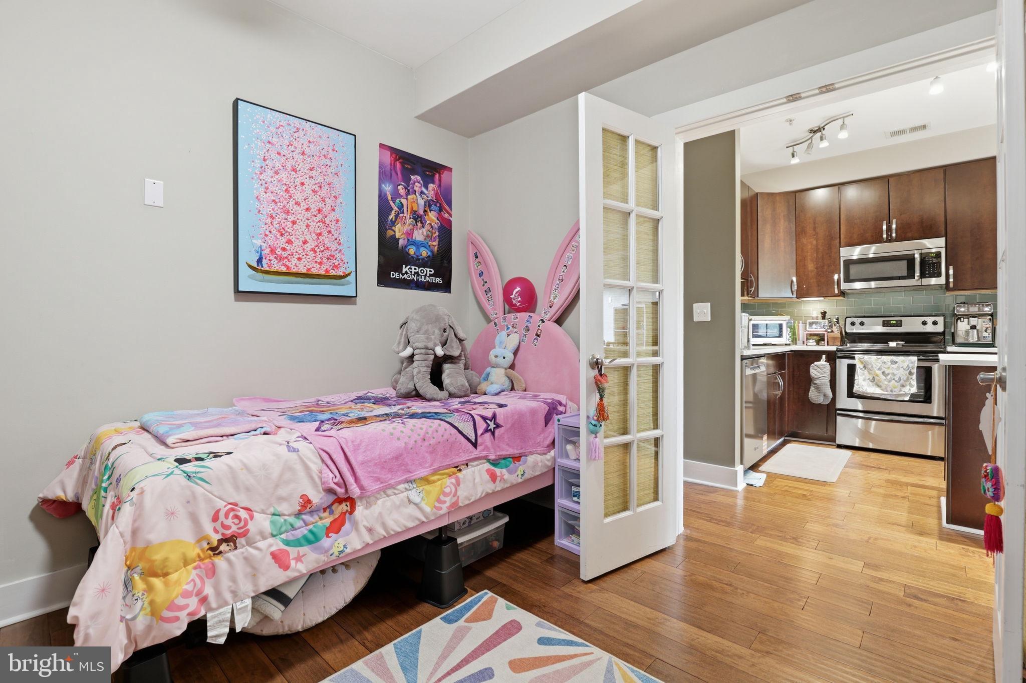 245 15th Street Southeast, Unit 301 Washington, DC 20003 - Photo 17 of 26