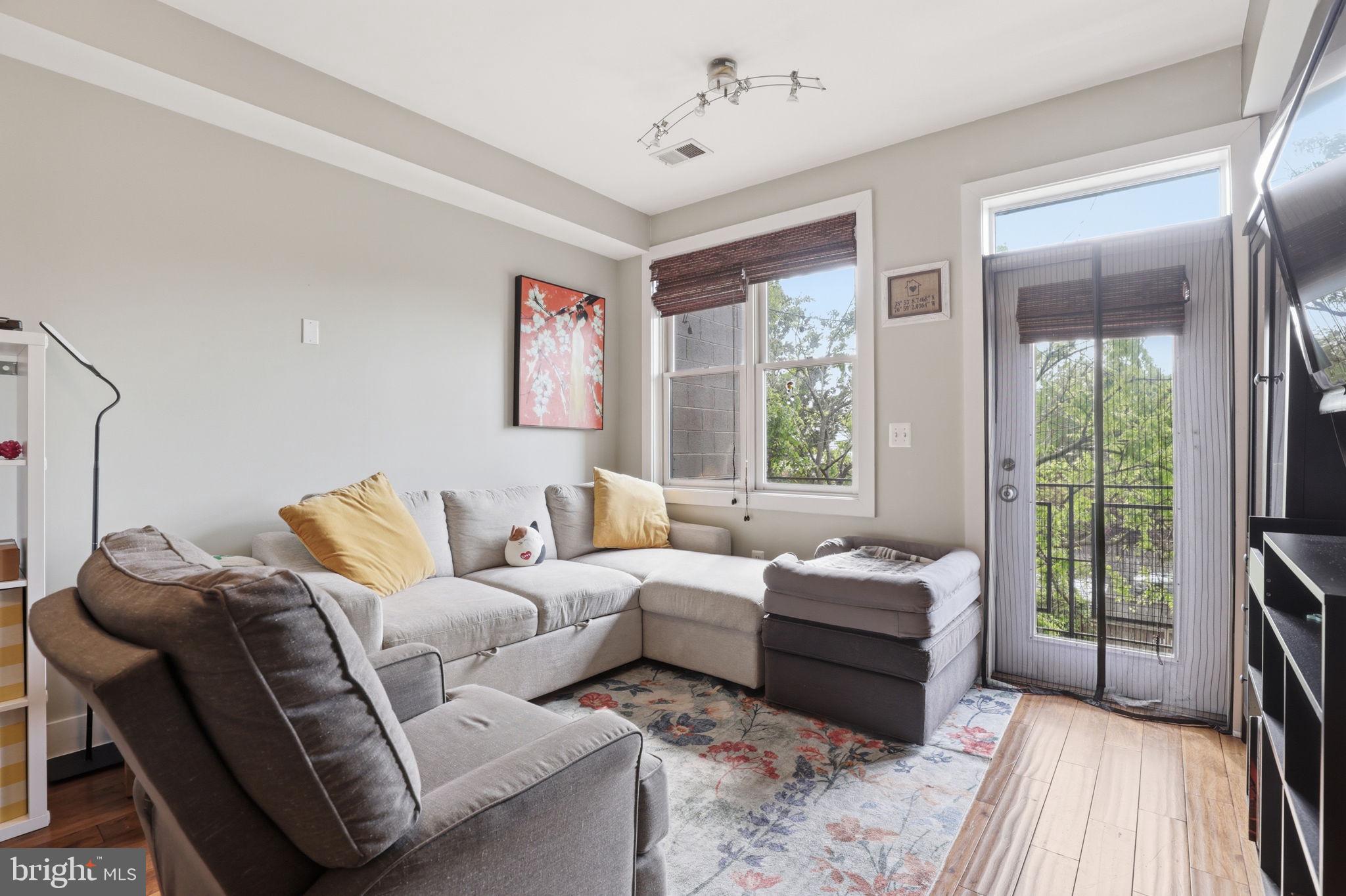 245 15th Street Southeast, Unit 301 Washington, DC 20003 - Photo 10 of 26