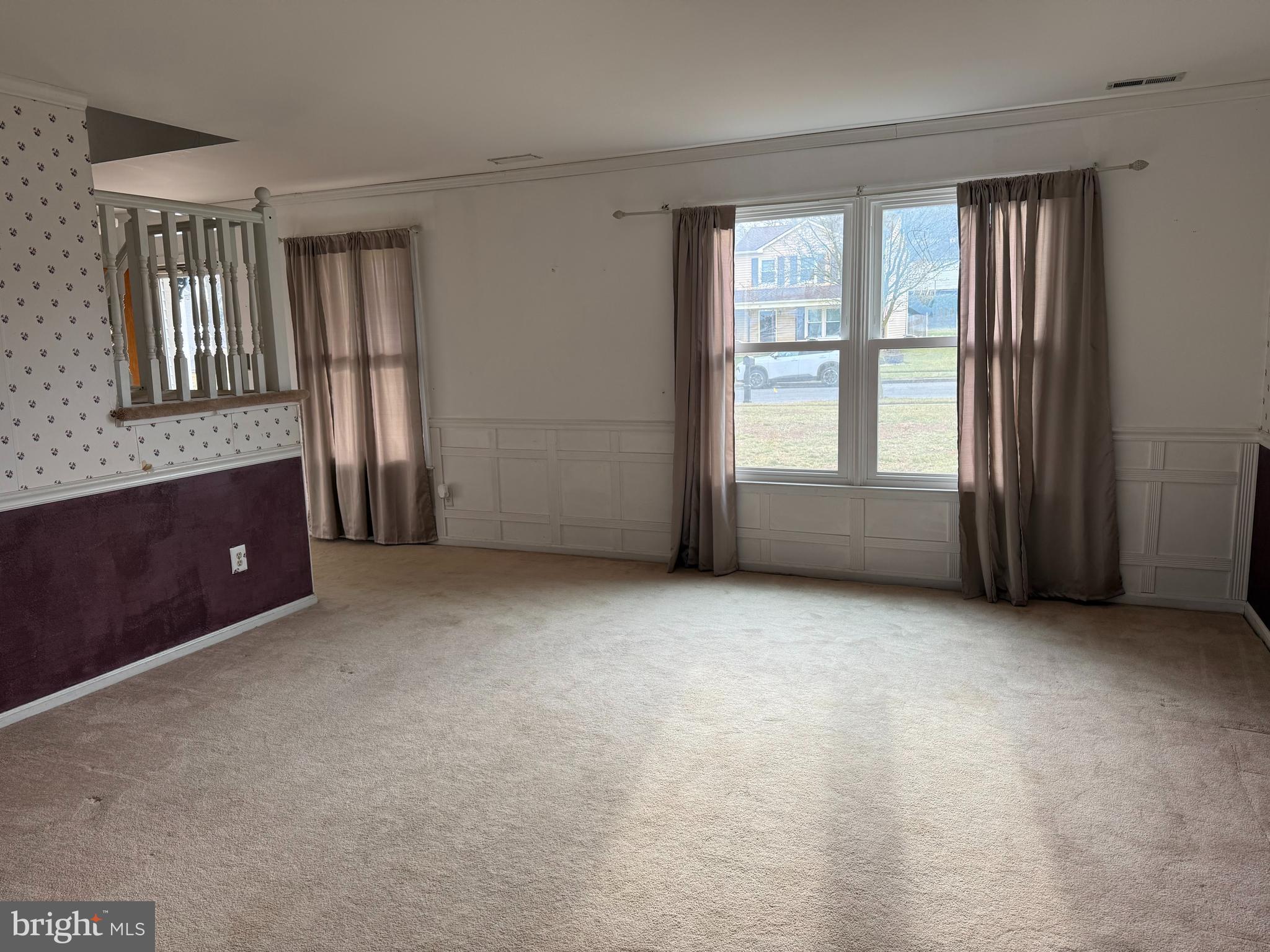 79 Edinburgh Road Blackwood, NJ 08012 - Photo 13 of 30 an empty room with windows and closet