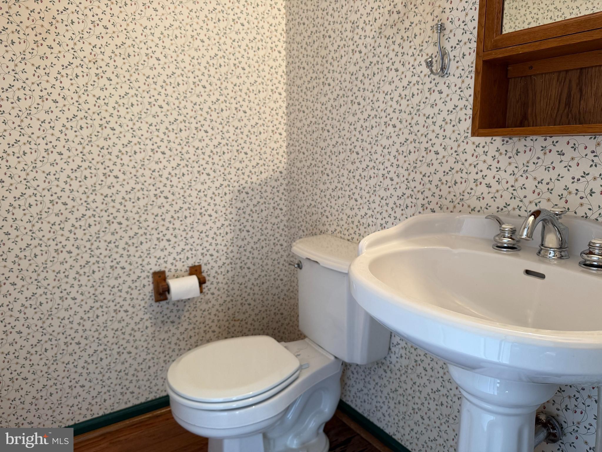 79 Edinburgh Road Blackwood, NJ 08012 - Photo 13 of 29 Downstairs Half Bath