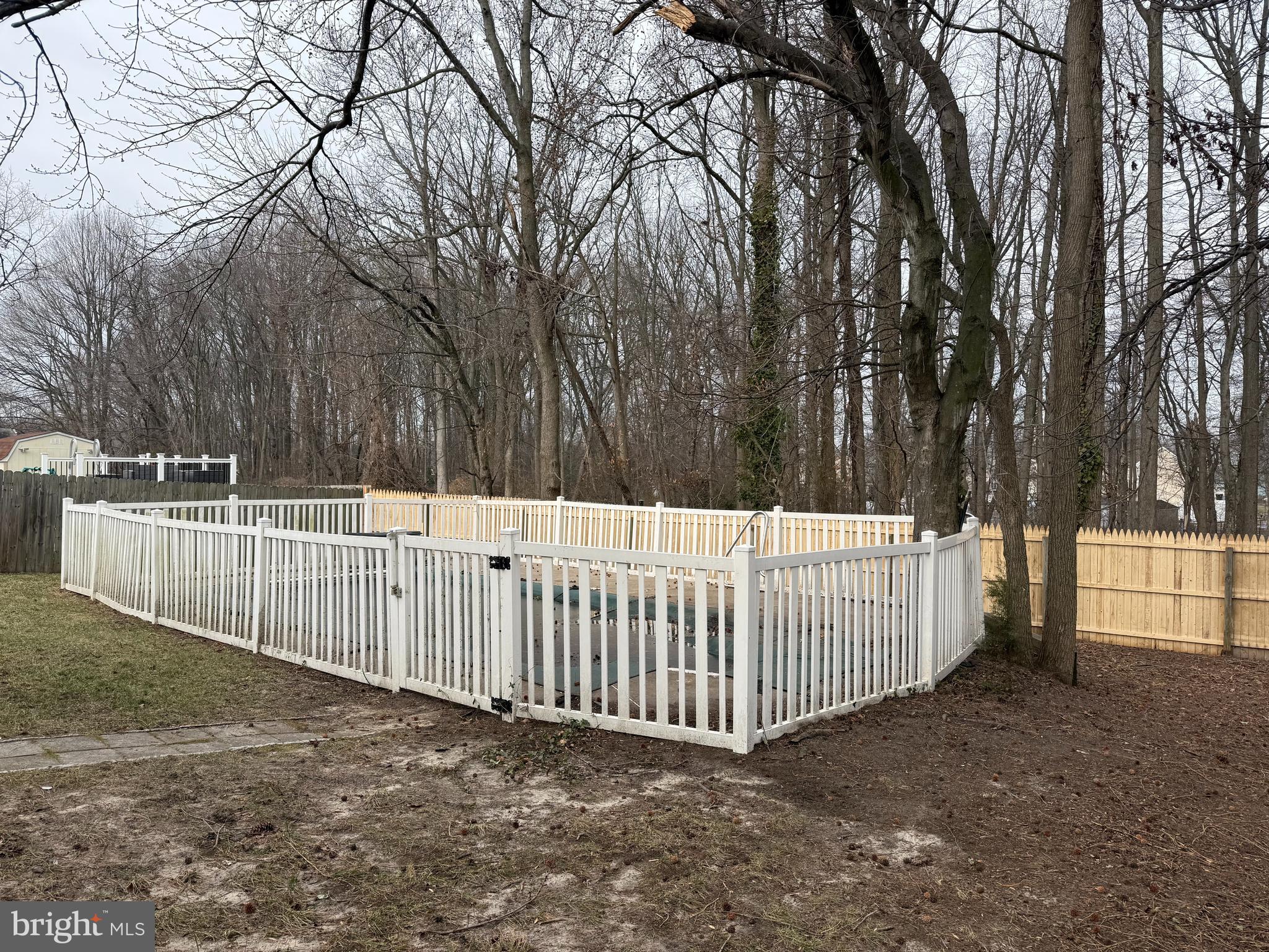 79 Edinburgh Road Blackwood, NJ 08012 - Photo 25 of 29 In-Ground Pool