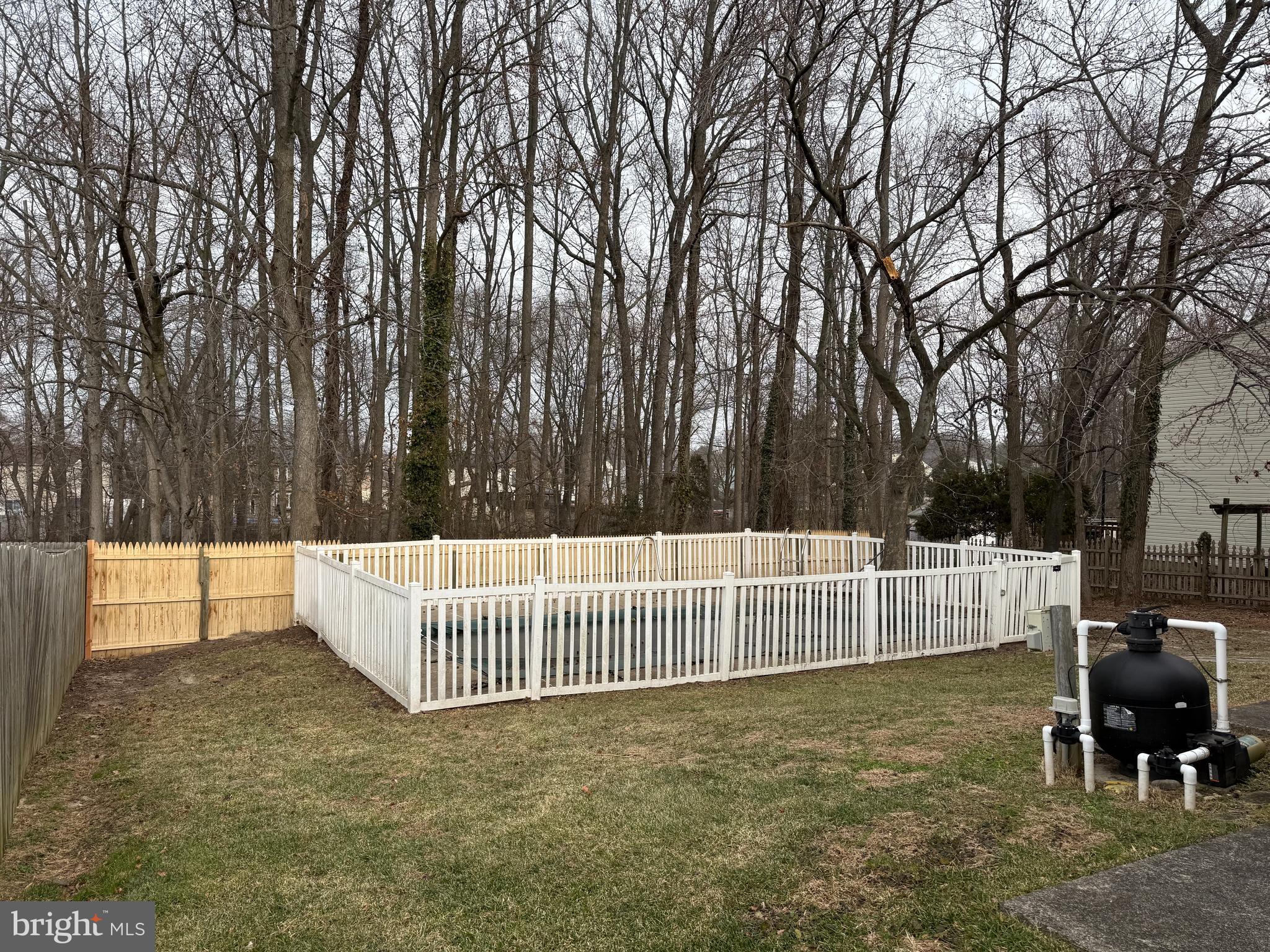 79 Edinburgh Road Blackwood, NJ 08012 - Photo 26 of 29 In-Ground Pool Equipment