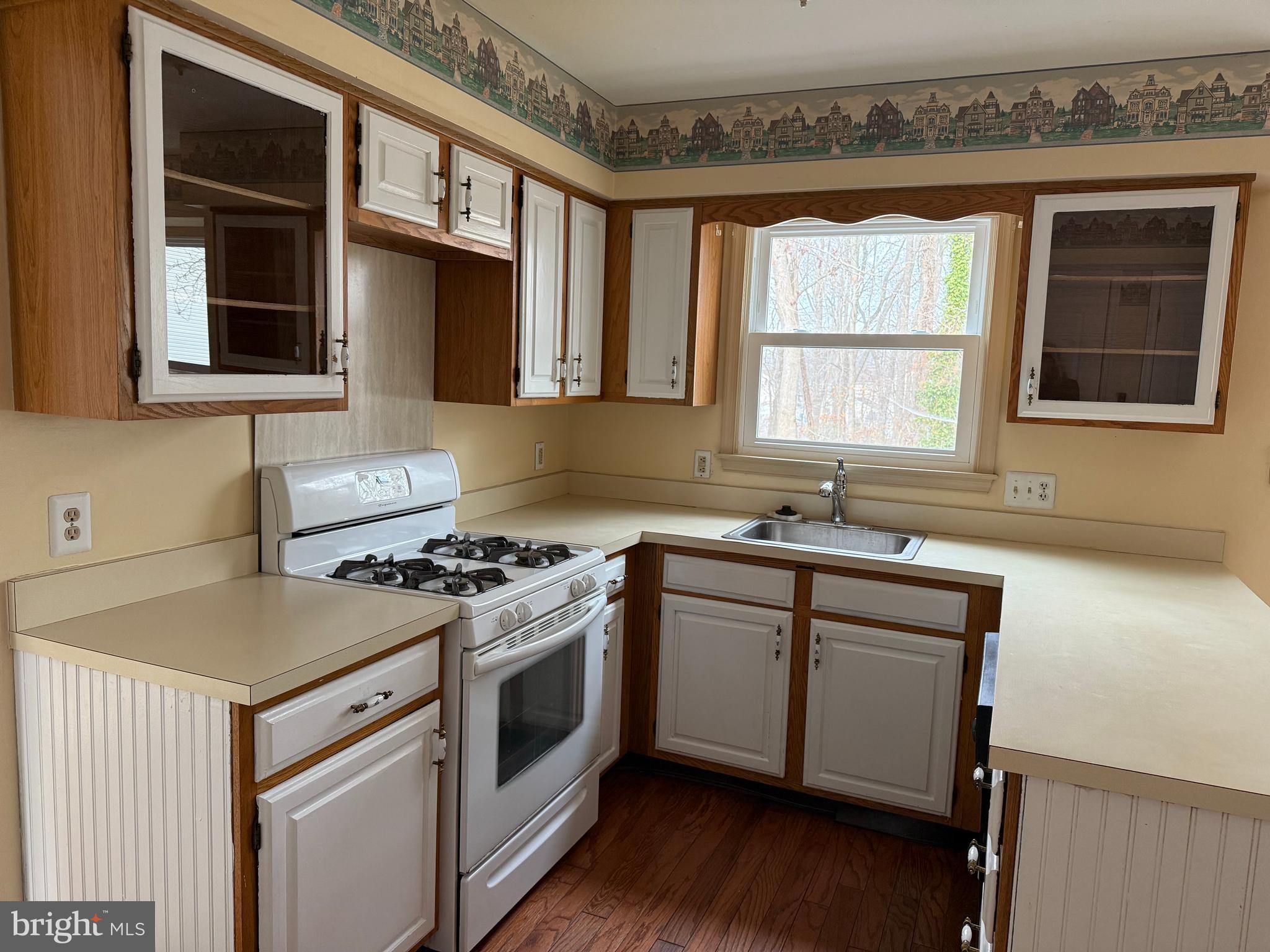 79 Edinburgh Road Blackwood, NJ 08012 - Photo 6 of 29 Kitchen