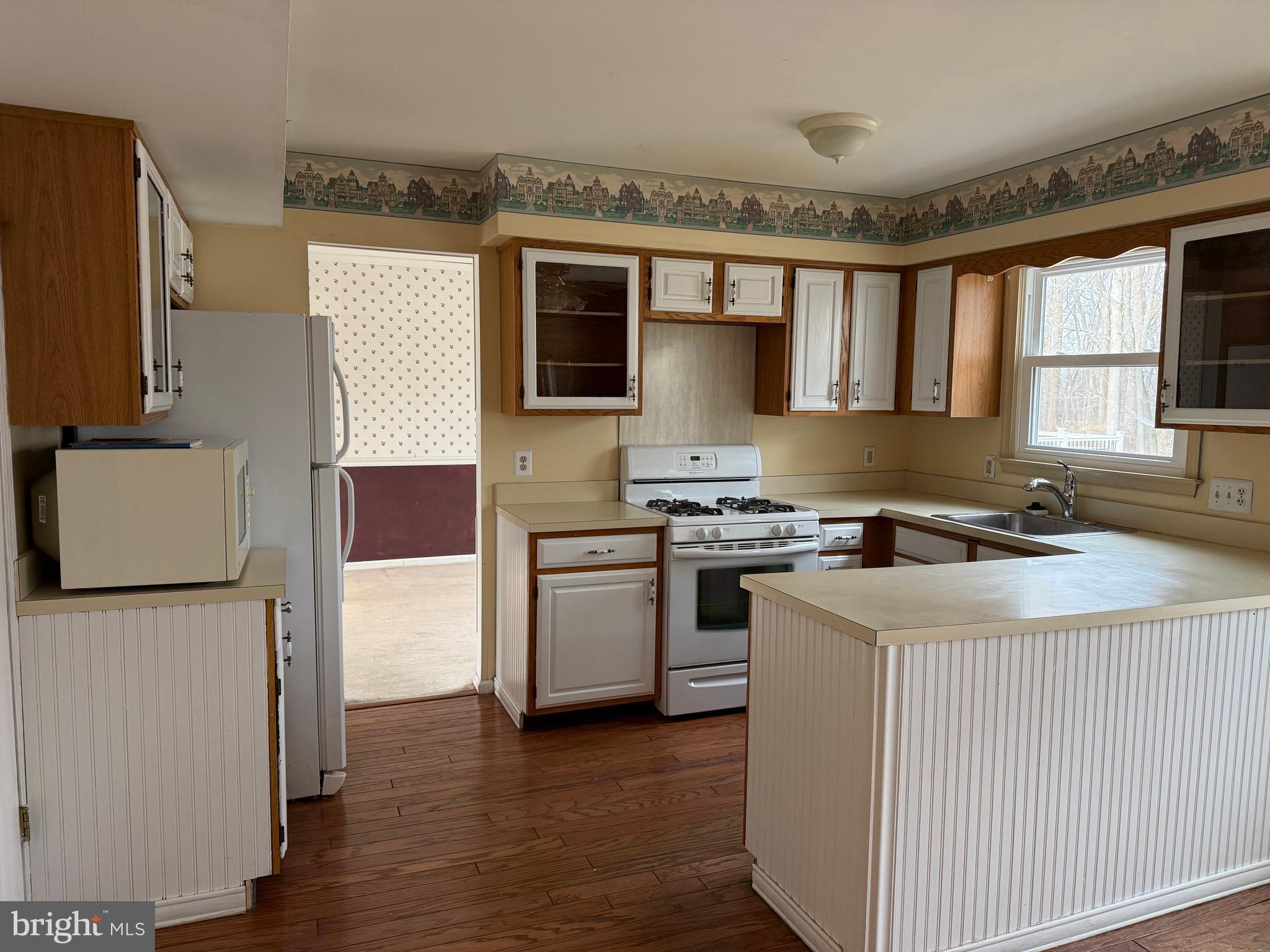 79 Edinburgh Road Blackwood, NJ 08012 - Photo 8 of 29 Kitchen