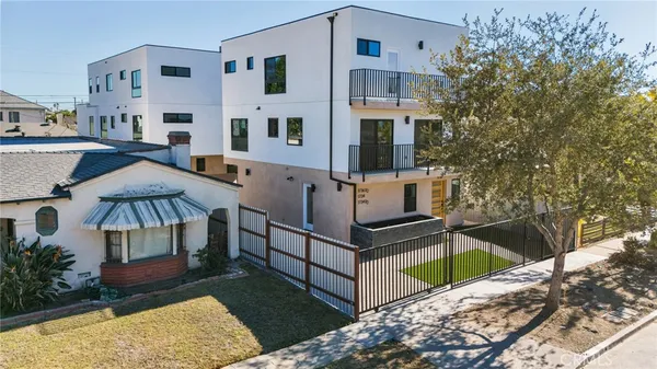 $3,758 | 1734 Carmona Avenue, Los Angeles, CA 90019