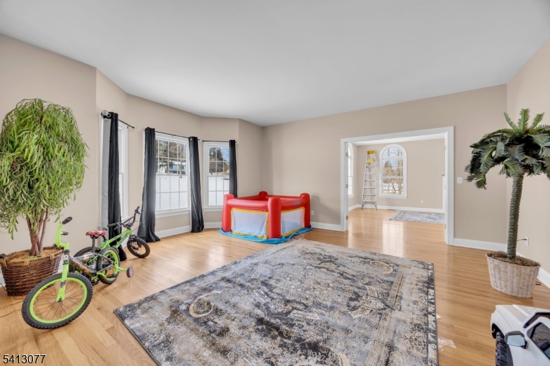 201 Sidney Road Pittstown, NJ 08867 - Photo 6 of 47