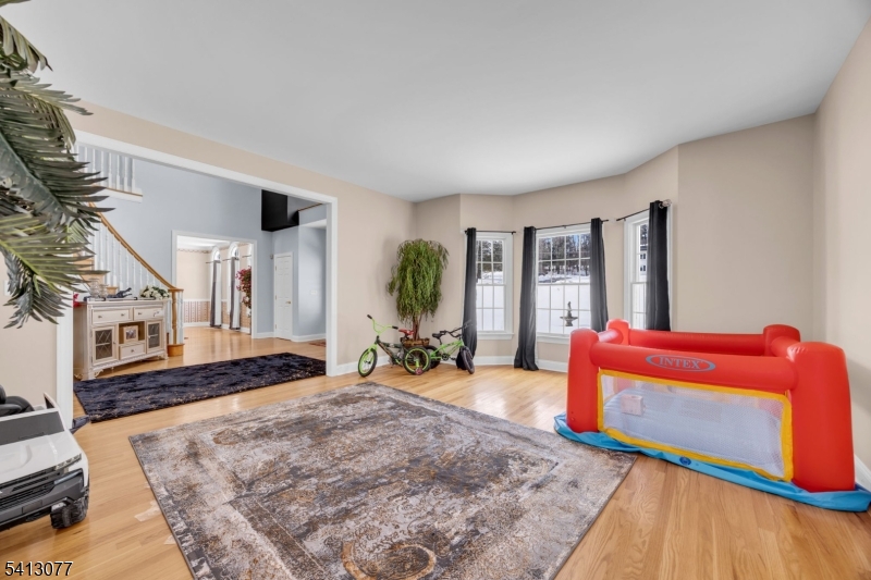 201 Sidney Road Pittstown, NJ 08867 - Photo 7 of 47