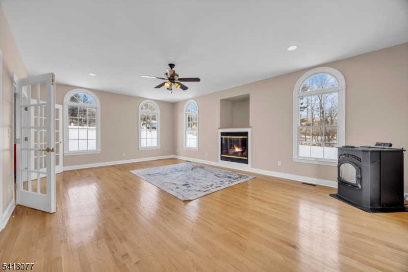 201 Sidney Road Pittstown, NJ 08867 - Photo 10 of 47