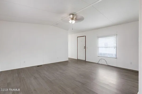 $1,300 | Undisclosed Address, Youngsville, LA 70592