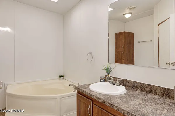 $1,300 | Undisclosed Address, Youngsville, LA 70592