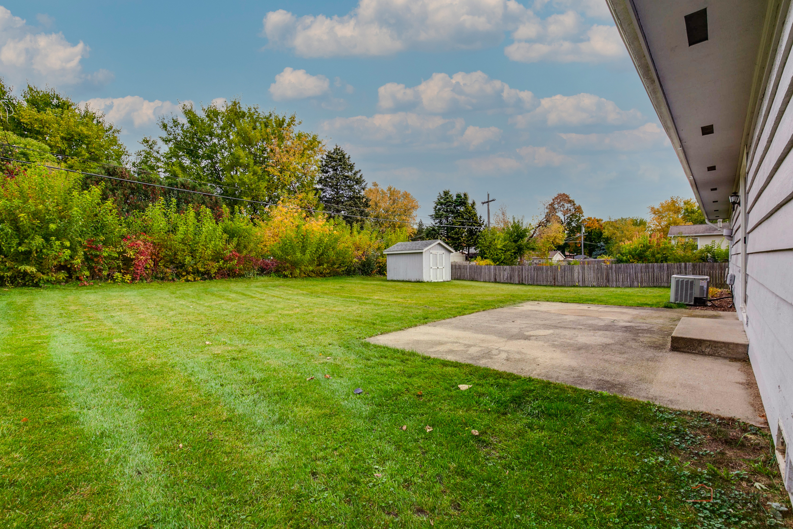 103 Quail Run Lake In The Hills, IL 60156 - Photo 16 of 25 a view of a volley ball court