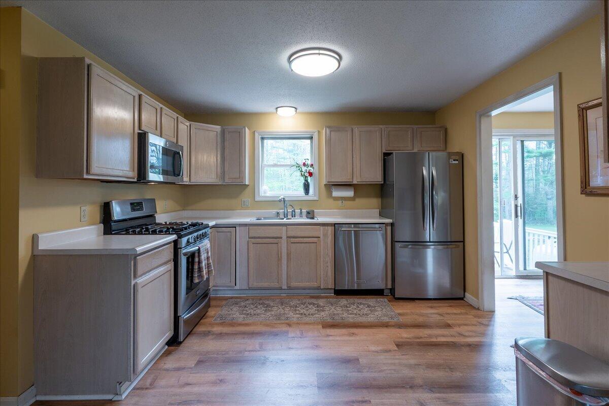 11 Simon Road Waldoboro, ME 04572 - Photo 2 of 44 33-11 Simon-33