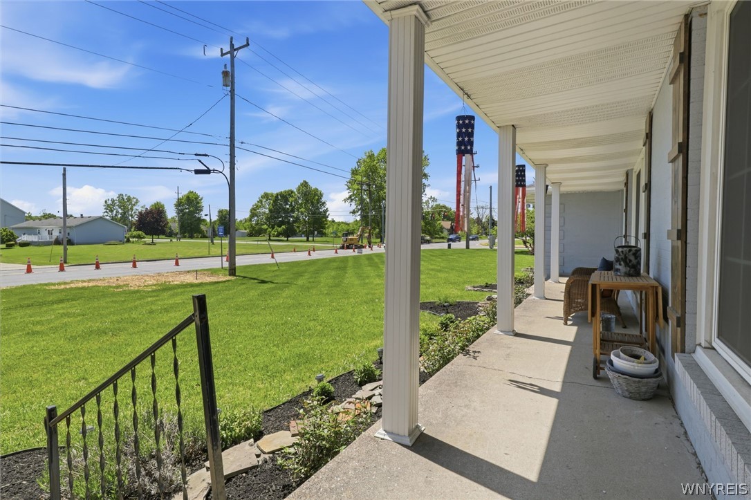 9250 Greiner Road Clarence, NY 14031 - Photo 4 of 37