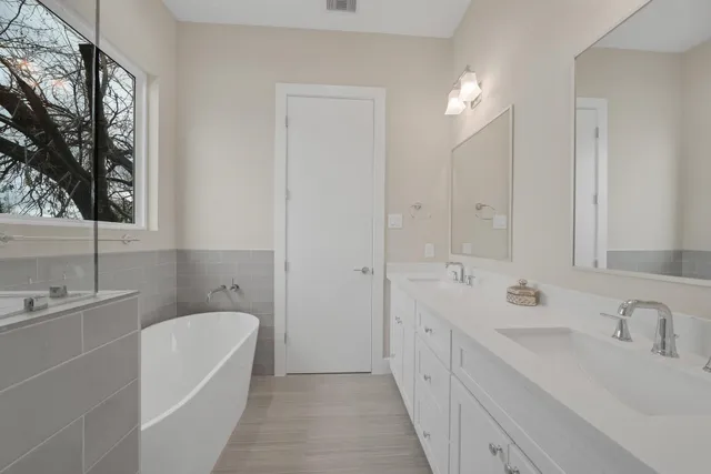 $2,450 | 2504 West Tidwell Road, Unit C, Houston, TX 77091