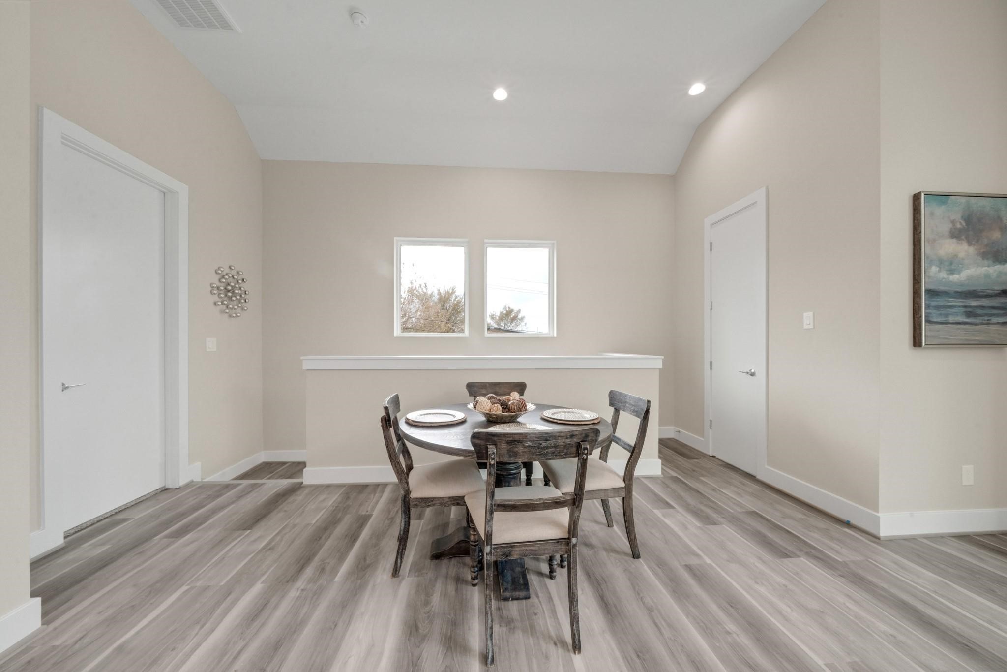 2504 West Tidwell Road, Unit C Houston, TX 77091 - Photo 7 of 20 Dinning