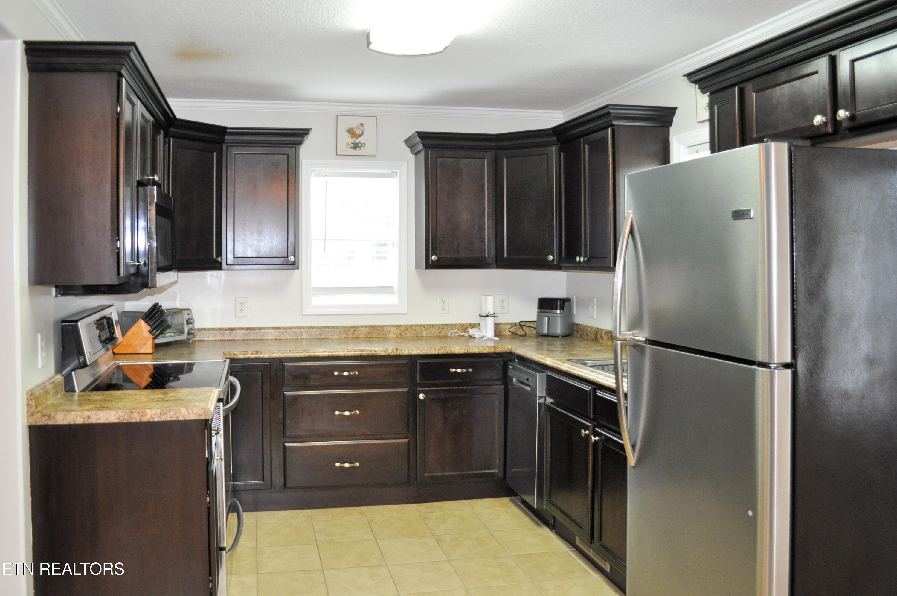 822 Carson Street Greeneville, TN 37743 - Photo 8 of 23 DSC_0104