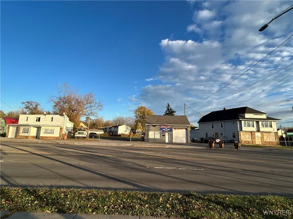 $519,999 | 1113-1125 Harlem Road, Cheektowaga, NY 14227
