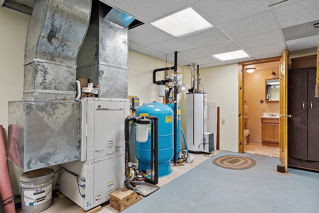 136 Wendell Road Warwick, MA 01378 - Photo 24 of 31 a view of a room with gym equipment