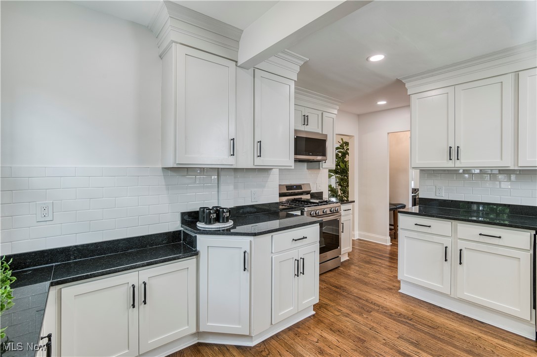 2108 Hampstead Road Cleveland Heights, OH 44118 - Photo 13 of 42 Gallery Image 13
