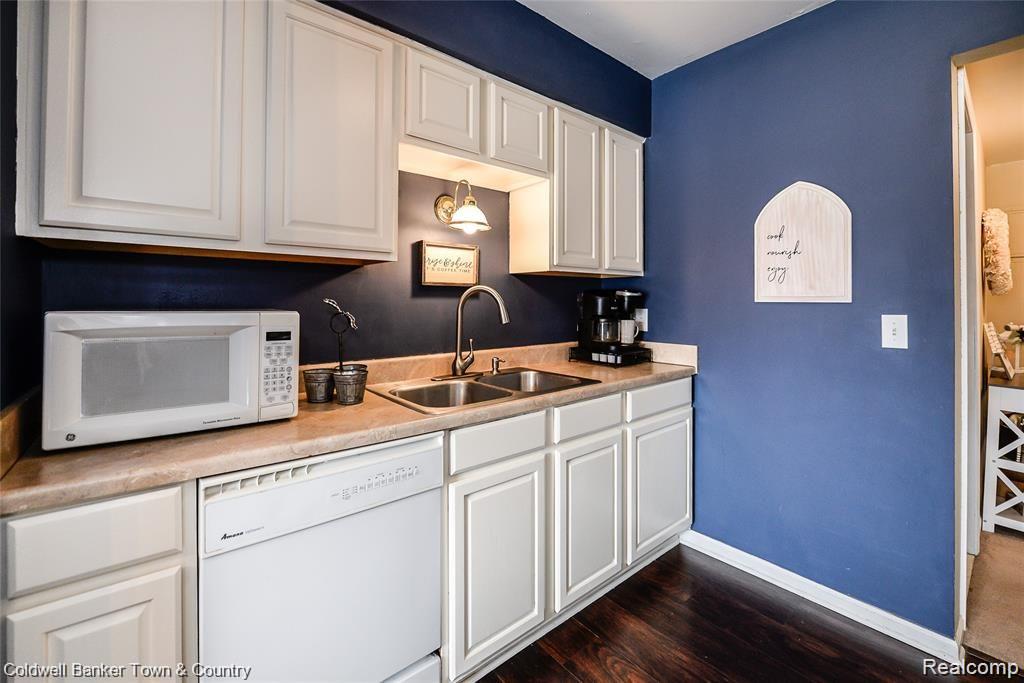 311 West Highland Road, Unit T16 Howell, MI 48843 - Photo 16 of 30