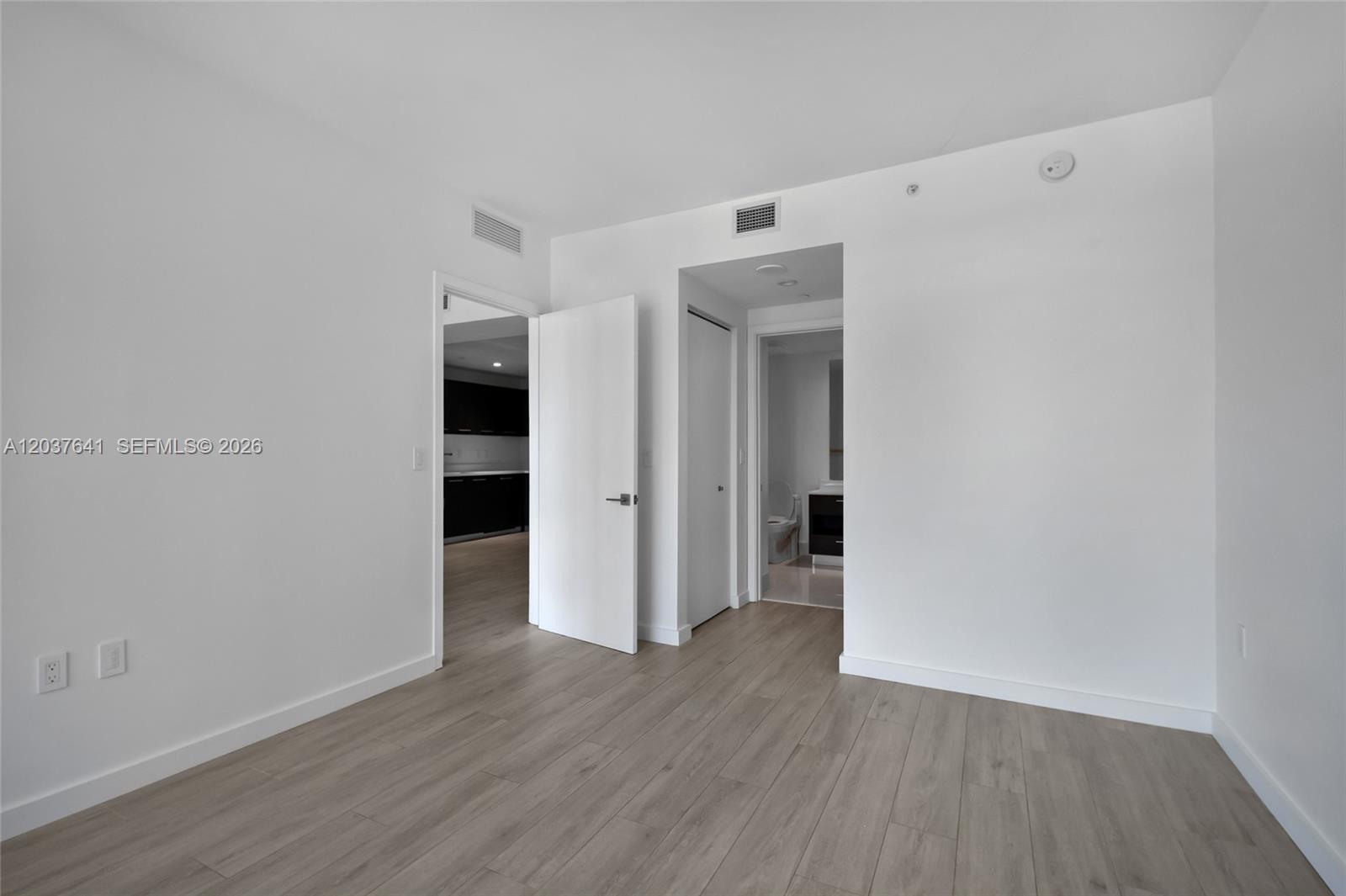 45 Southwest 9th Street, Unit 2305 Miami, FL 33130 - Photo 7 of 16