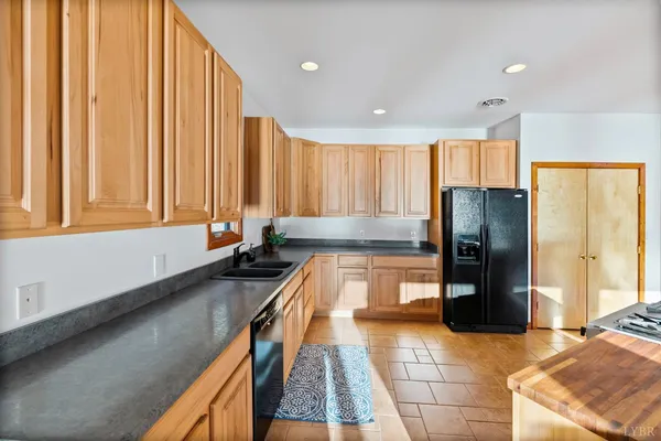 $759,900 | 209 Leesville Lake Court, Pittsville, VA 24139