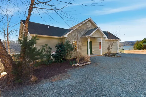 $759,900 | 209 Leesville Lake Court, Pittsville, VA 24139