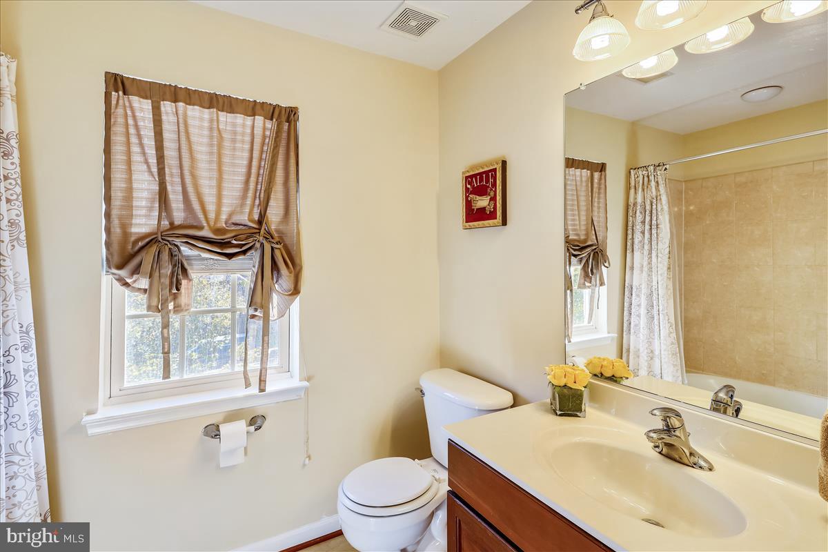 669 Hunters Road Culpeper, VA 22701 - Photo 23 of 30 Full Bath on upper level