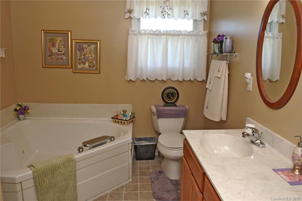 89 Gibbs Road Leicester, NC 28748 - Photo 15 of 24 Gallery Image 15