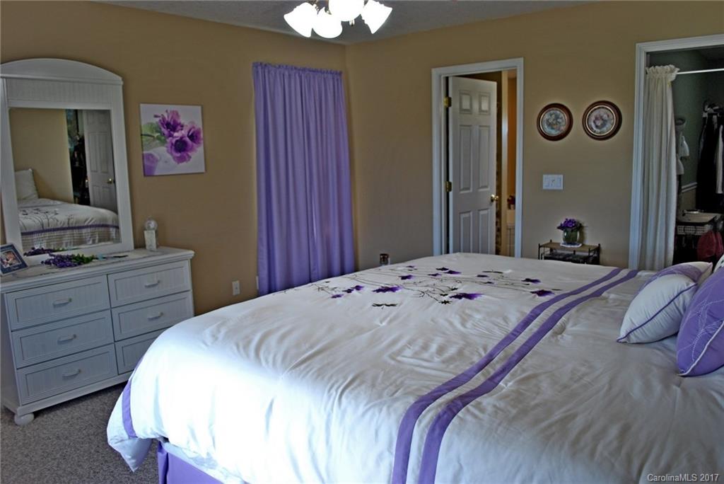 89 Gibbs Road Leicester, NC 28748 - Photo 5 of 24 Gallery Image 5