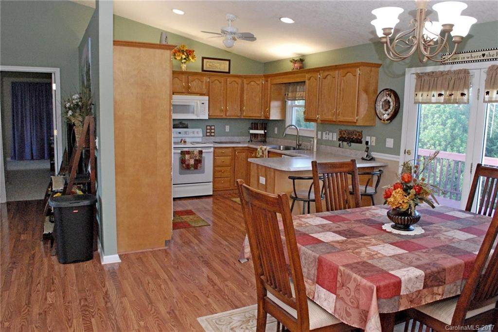 89 Gibbs Road Leicester, NC 28748 - Photo 6 of 24 Gallery Image 6