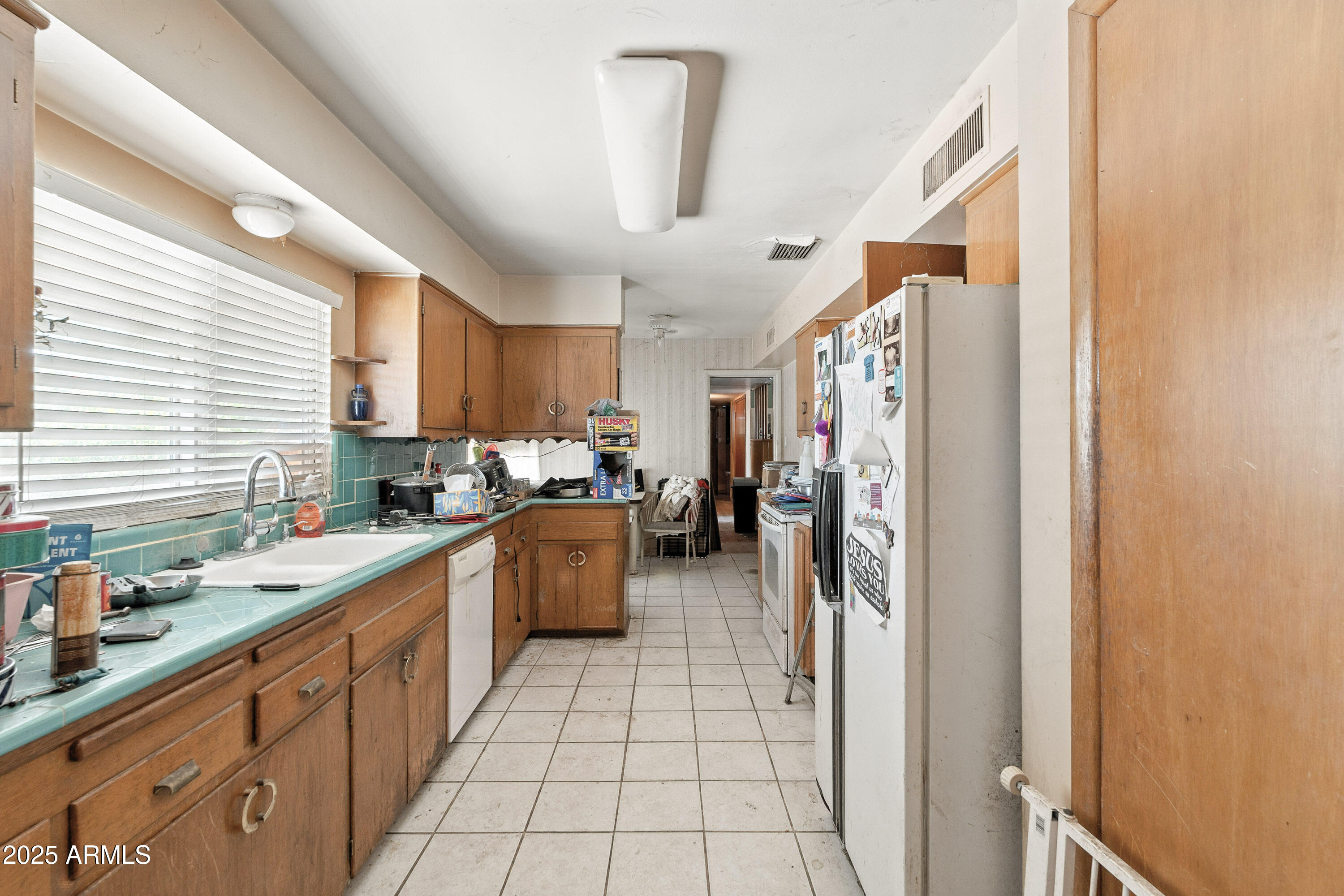 30 West Bethany Home Road Phoenix, AZ 85013 - Photo 11 of 42 Kitchen