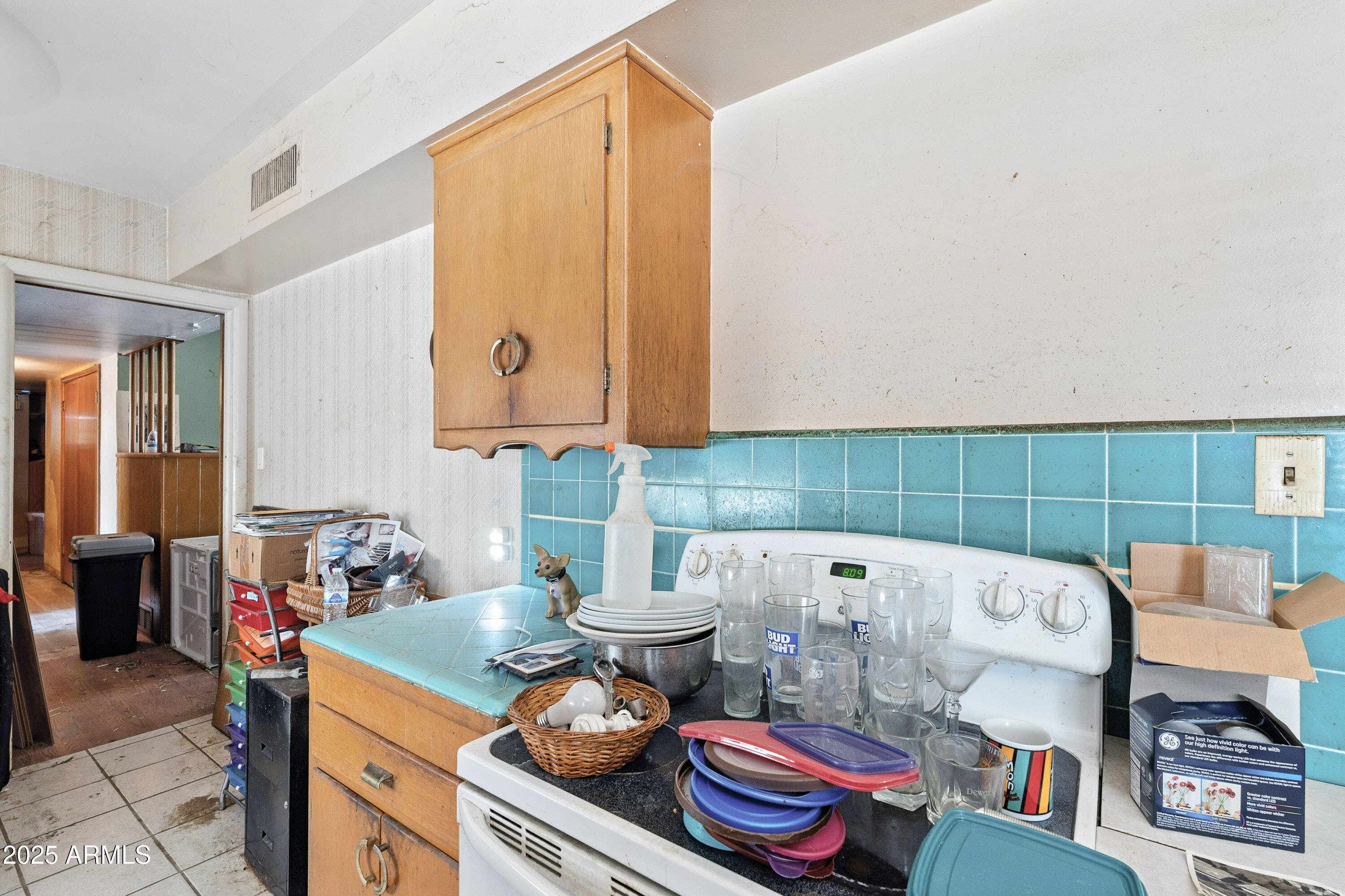 30 West Bethany Home Road Phoenix, AZ 85013 - Photo 14 of 42 Kitchen